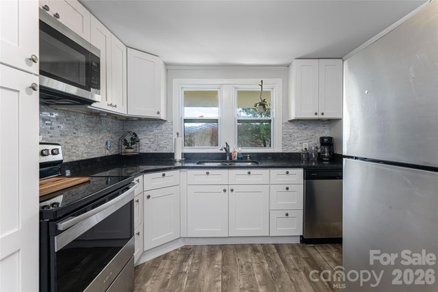 203 Pine Street, Candler, NC 28715