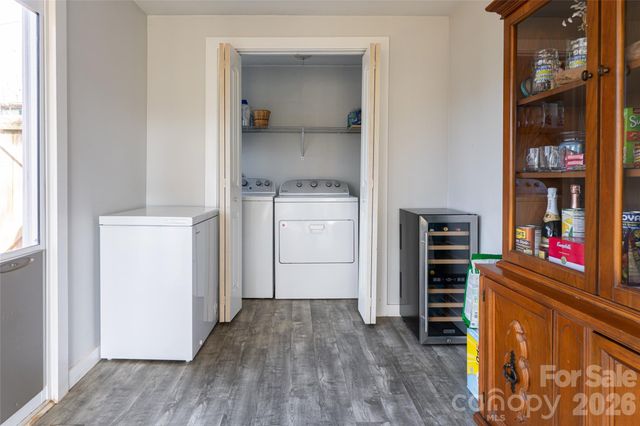 203 Pine Street, Candler, NC 28715