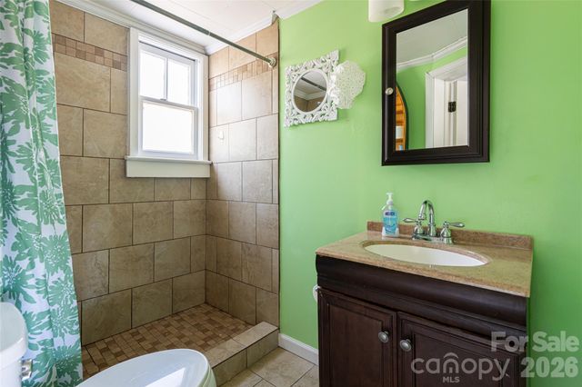 203 Pine Street, Candler, NC 28715