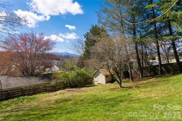 203 Pine Street, Candler, NC 28715