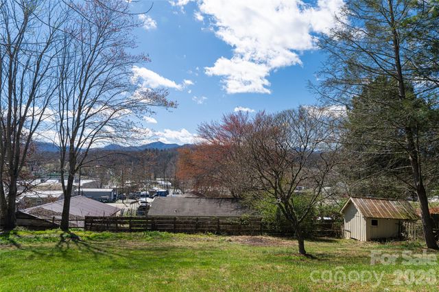 203 Pine Street, Candler, NC 28715