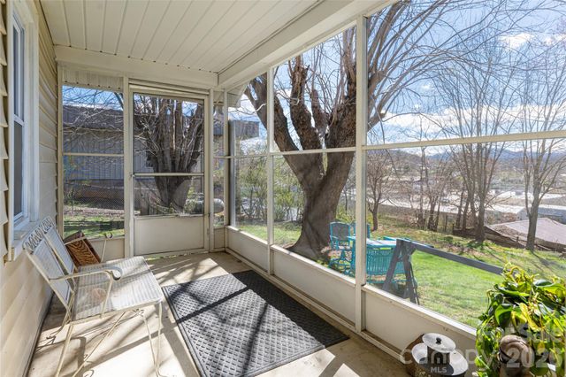 203 Pine Street, Candler, NC 28715