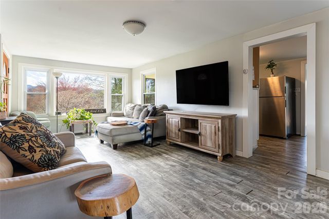 203 Pine Street, Candler, NC 28715