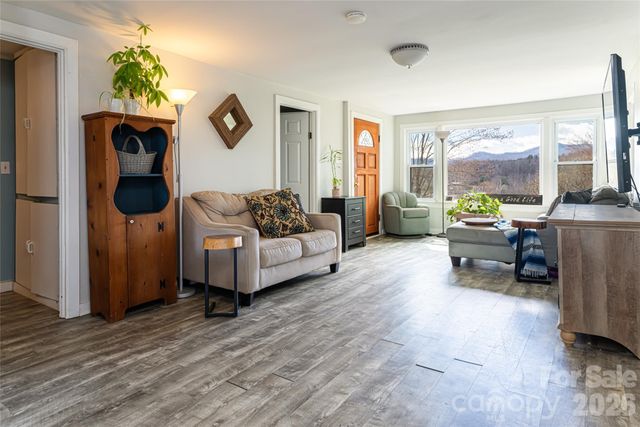 203 Pine Street, Candler, NC 28715