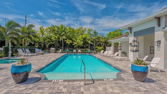 7724 SANDHILL LAKE DRIVE, Sarasota, FL 34241