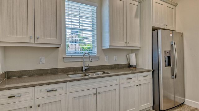 7724 SANDHILL LAKE DRIVE, Sarasota, FL 34241