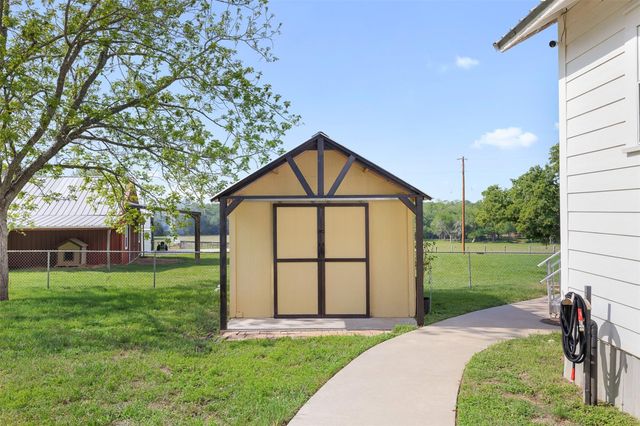 3004 County Road 310, Caldwell, TX 77836