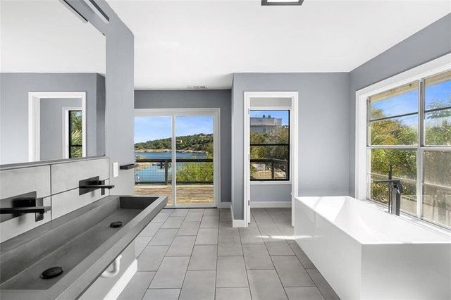 20204 Barnett Glenn RD, Spicewood, TX 78669