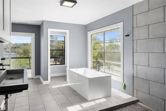 20204 Barnett Glenn RD, Spicewood, TX 78669