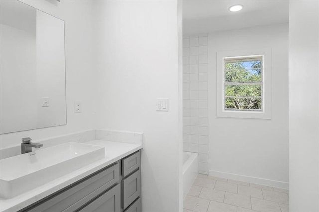 20204 Barnett Glenn RD, Spicewood, TX 78669