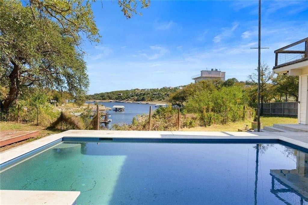 20204 Barnett Glenn RD, Spicewood, TX 78669
