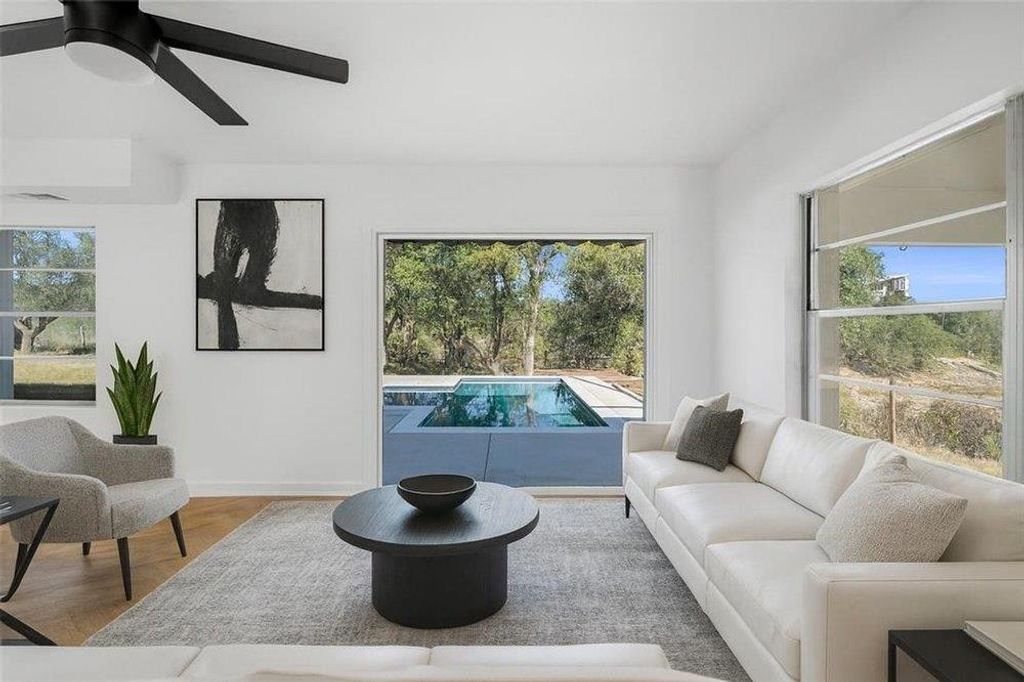 20204 Barnett Glenn RD, Spicewood, TX 78669