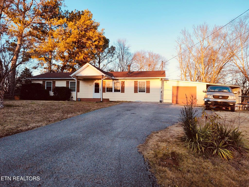 807 Lafollette Dr Drive, Maryville, TN 37801