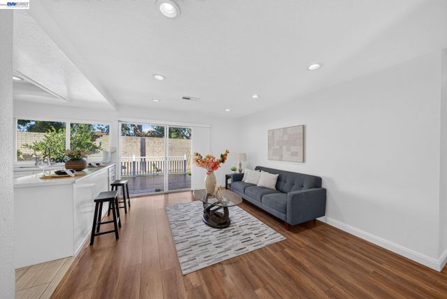 32245 Chechester Dr, Union City, CA 94587