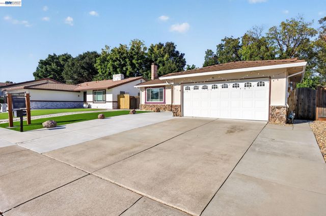 32245 Chechester Dr, Union City, CA 94587