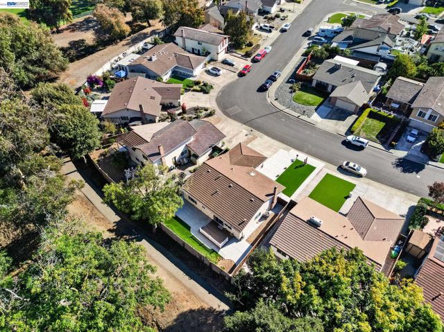 32245 Chechester Dr, Union City, CA 94587