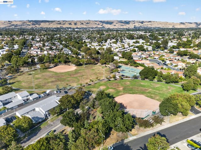 32245 Chechester Dr, Union City, CA 94587
