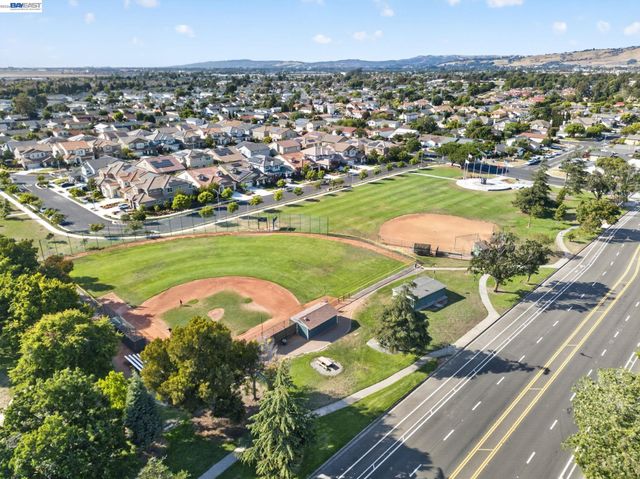 32245 Chechester Dr, Union City, CA 94587