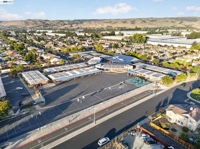32245 Chechester Dr, Union City, CA 94587