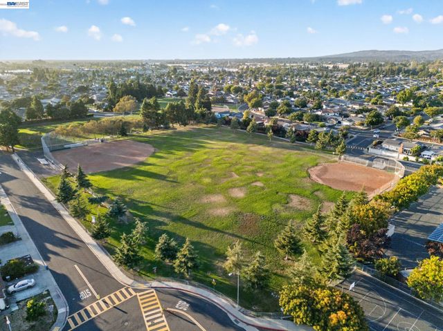 32245 Chechester Dr, Union City, CA 94587