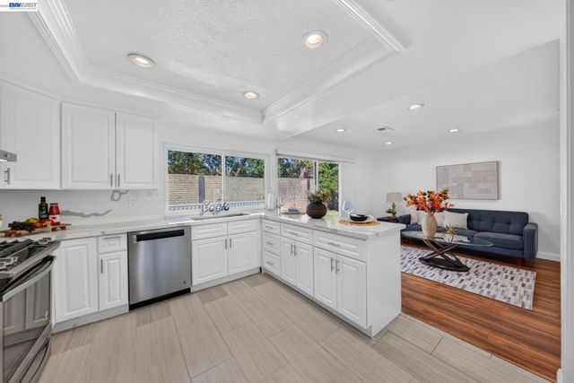 32245 Chechester Dr, Union City, CA 94587