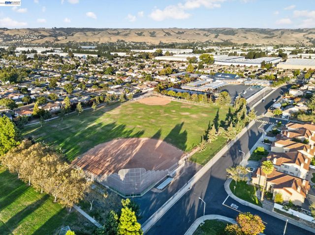 32245 Chechester Dr, Union City, CA 94587