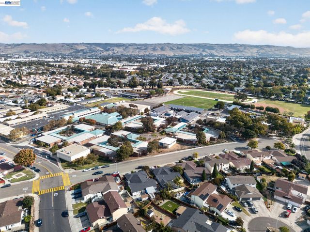 32245 Chechester Dr, Union City, CA 94587