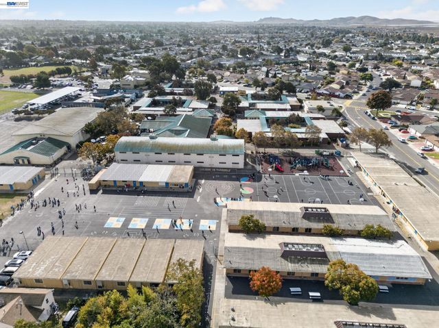 32245 Chechester Dr, Union City, CA 94587