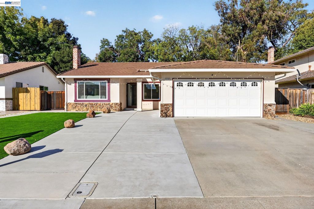 32245 Chechester Dr, Union City, CA 94587