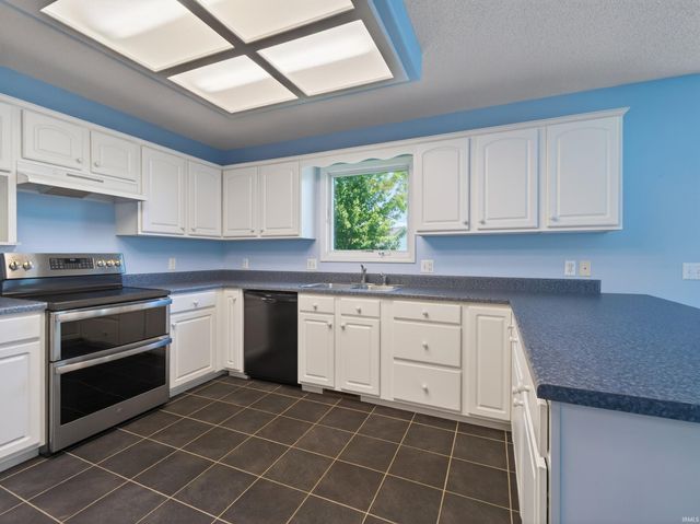 9175 Brant Point, New Haven, IN 46774