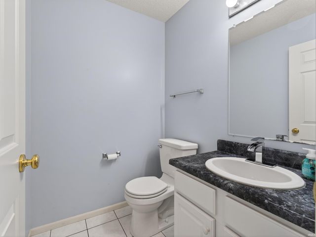 9175 Brant Point, New Haven, IN 46774