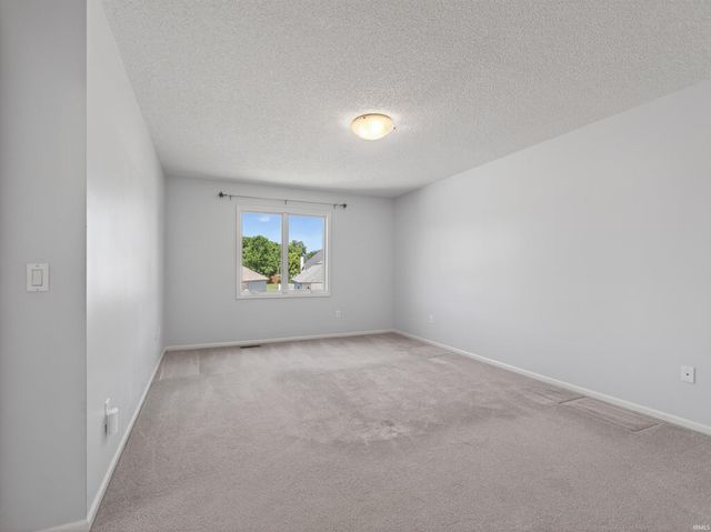 9175 Brant Point, New Haven, IN 46774