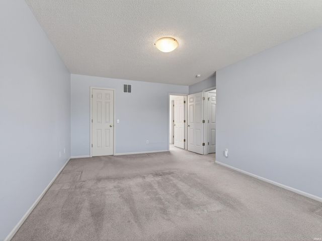 9175 Brant Point, New Haven, IN 46774