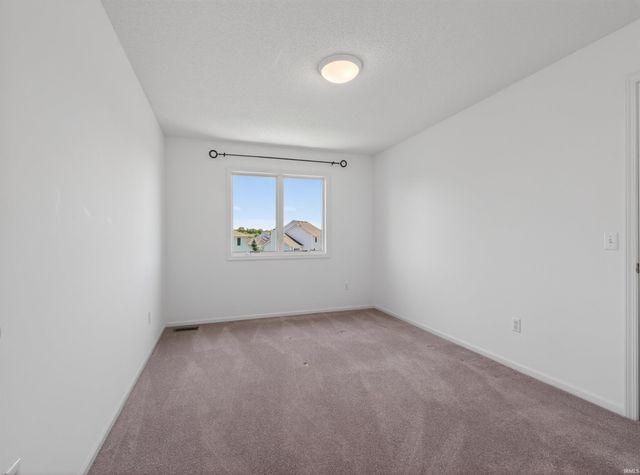 9175 Brant Point, New Haven, IN 46774