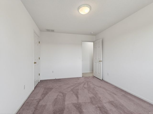 9175 Brant Point, New Haven, IN 46774