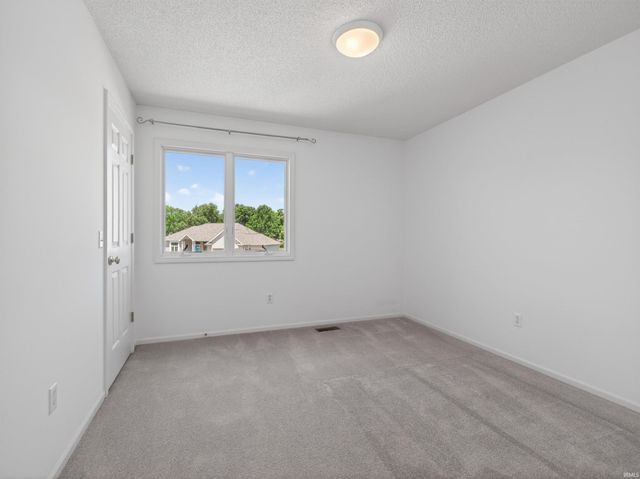 9175 Brant Point, New Haven, IN 46774