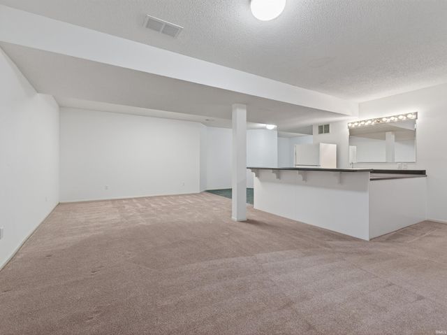 9175 Brant Point, New Haven, IN 46774