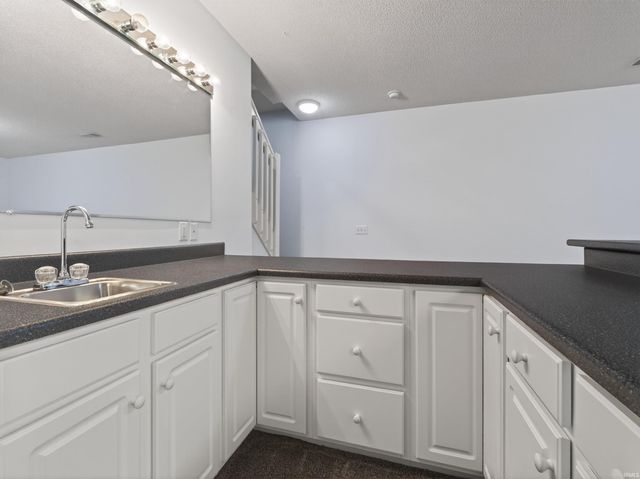 9175 Brant Point, New Haven, IN 46774