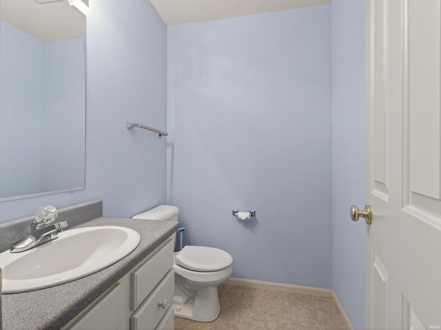 9175 Brant Point, New Haven, IN 46774