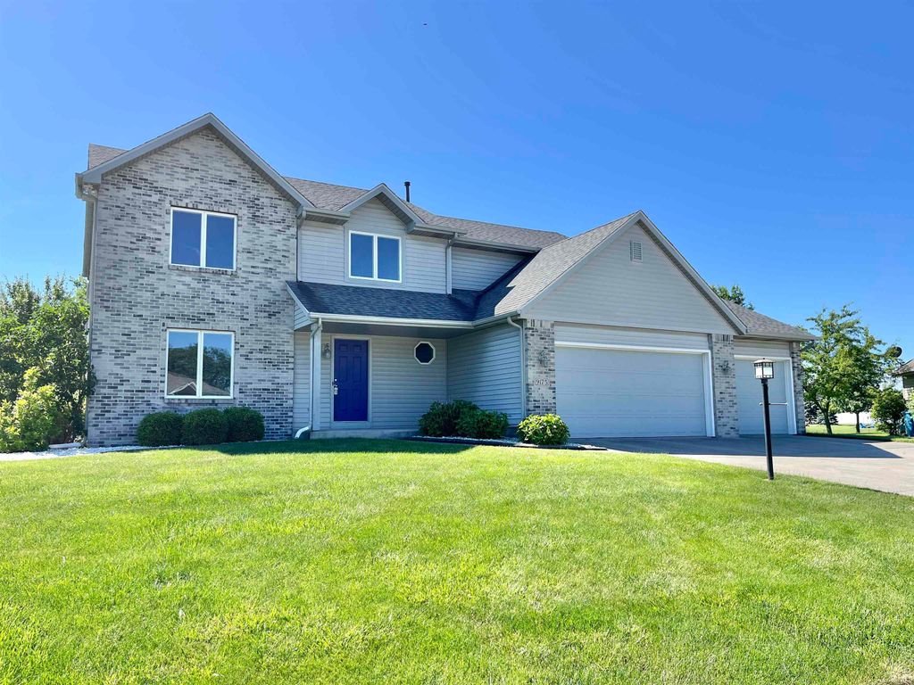 9175 Brant Point, New Haven, IN 46774