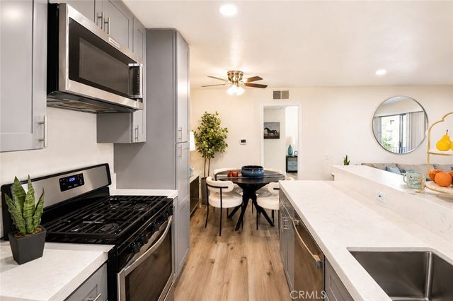 2849 S Fairview C, Santa Ana, CA 92704