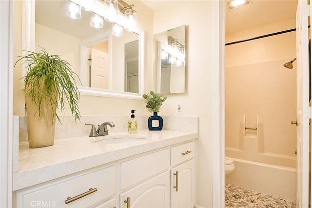 2849 S Fairview C, Santa Ana, CA 92704