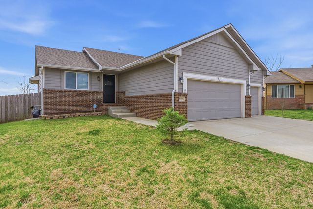5535 S Meadowview Ct, Wichita, KS 67216