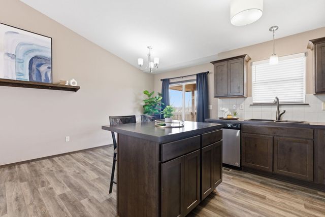 5535 S Meadowview Ct, Wichita, KS 67216