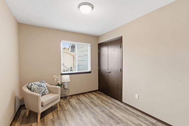 5535 S Meadowview Ct, Wichita, KS 67216