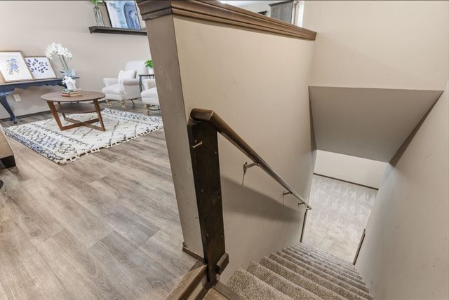 5535 S Meadowview Ct, Wichita, KS 67216