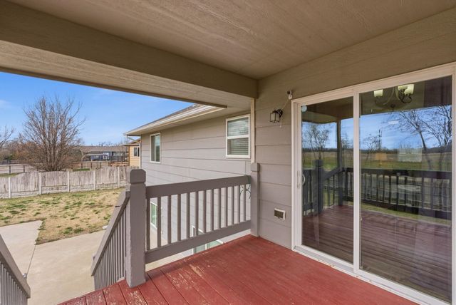 5535 S Meadowview Ct, Wichita, KS 67216