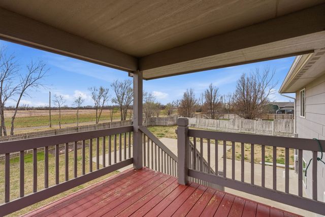 5535 S Meadowview Ct, Wichita, KS 67216