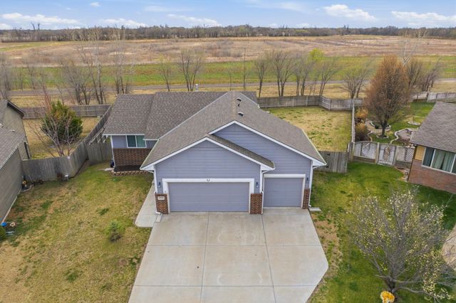 5535 S Meadowview Ct, Wichita, KS 67216