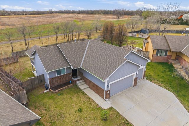 5535 S Meadowview Ct, Wichita, KS 67216